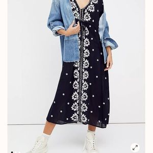 Midi embroidery dress